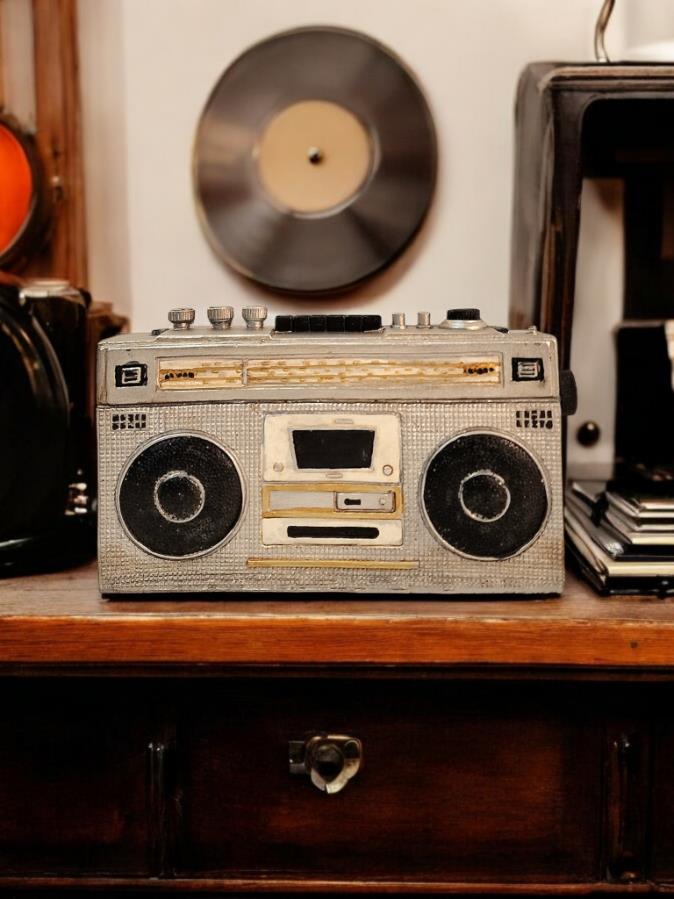 Radio Retro Design Money Box 21cm-4